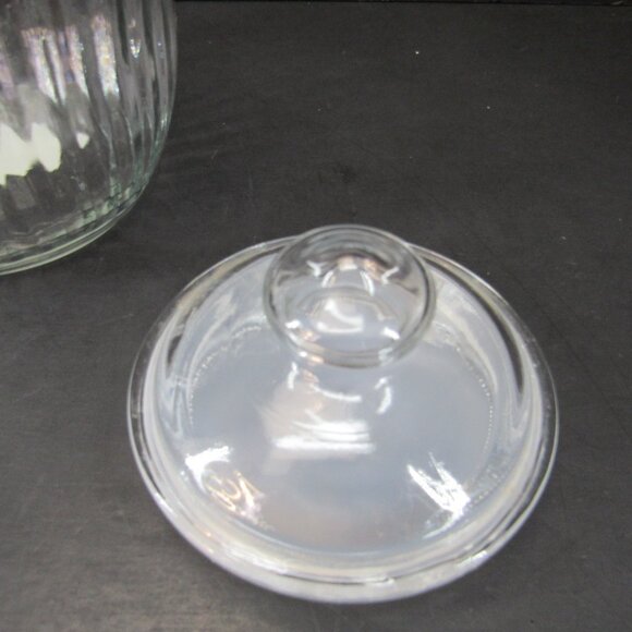 Anchor Hocking Glass Storage Container Ribbed Design 1.6 qt w/Snap Tight Lid - Picture 4 of 7